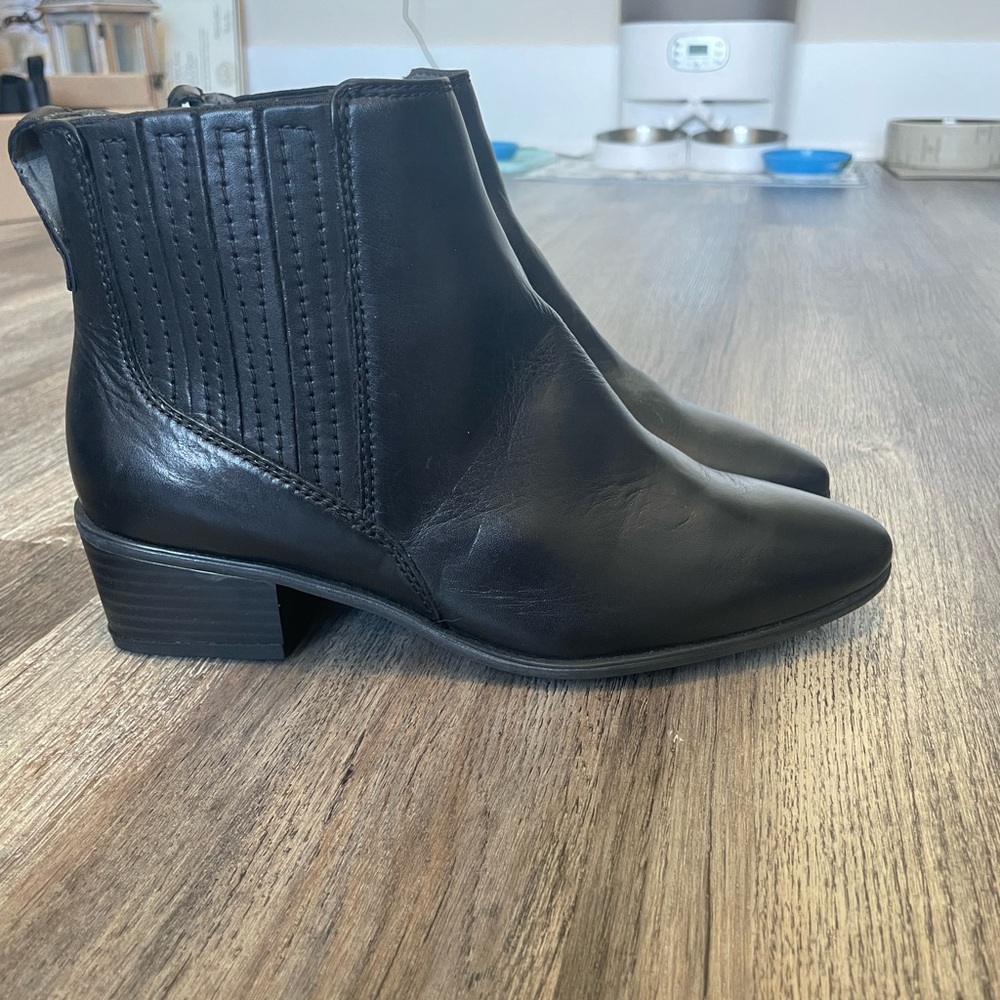 ROCKPORT genuine leather booties, sz 6